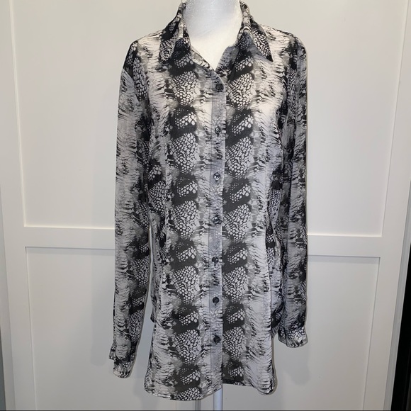 CABi #988 BLACK WHITE SNAKESKIN Button Up Long Sleeve Blouse M - Picture 3 of 13